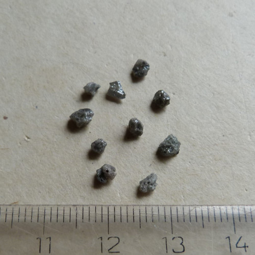 Diamant surové krystalky - vrtané - 10 ks(D7) — foto 5