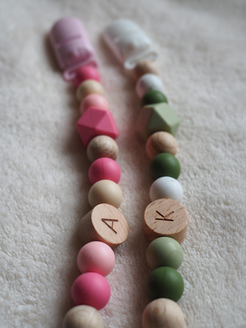 Vícebarevný klip s monogramem - na přání — foto 2