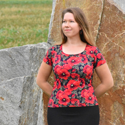 Dámské tričko - Oděná vlčími máky — foto 5