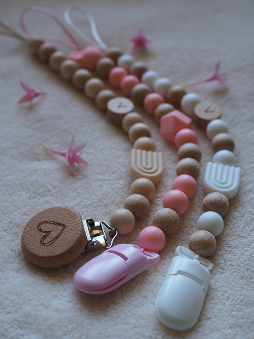 Jednobarevný klip s monogramem — foto 3