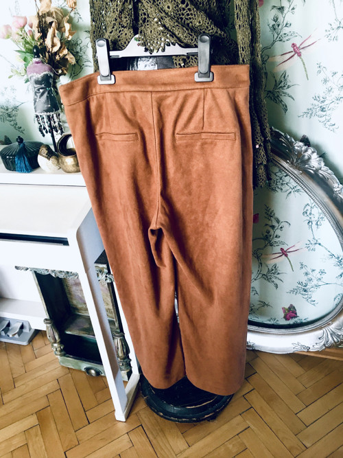 Kalhoty cullotes camel ala semiš — foto 4