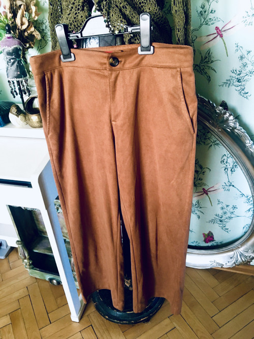 Kalhoty cullotes camel ala semiš — foto 3