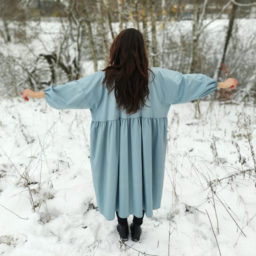 Šaty široké řasené ledová modrá — foto 6