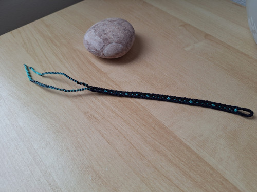 Macramé úzký černý náramek — foto 2