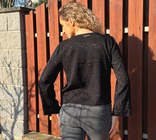 Top lehký černý s leskem vel. M — foto 6