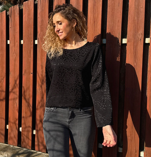 Top lehký černý s leskem vel. M — foto 4