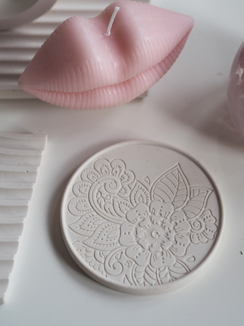 Bílý podtácek mandala - jesmonite — foto 2