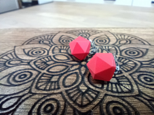 Náušnice polygon Red - visací — foto 2