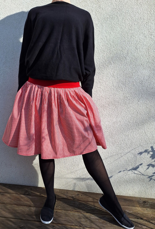 S v. č e r v e n o b í l á...L/XL — foto 3