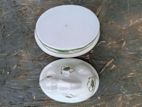 Retro porcelánová dóza, králík. — foto 4