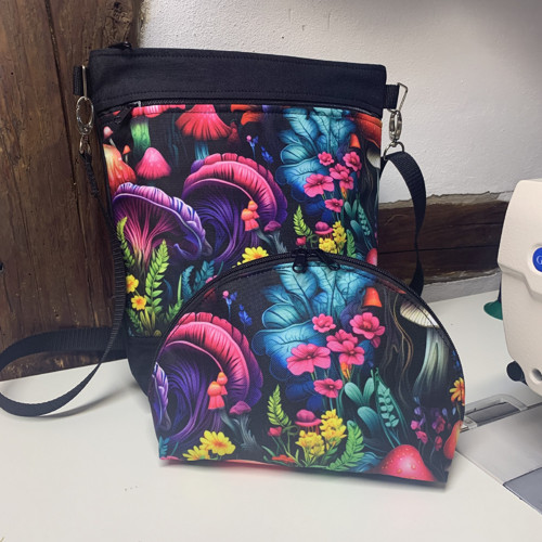 Houby magické- crossbody taška — foto 5