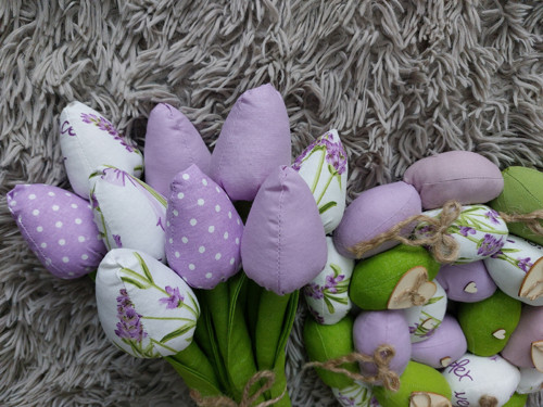 Set šitých tulipánů — foto 4