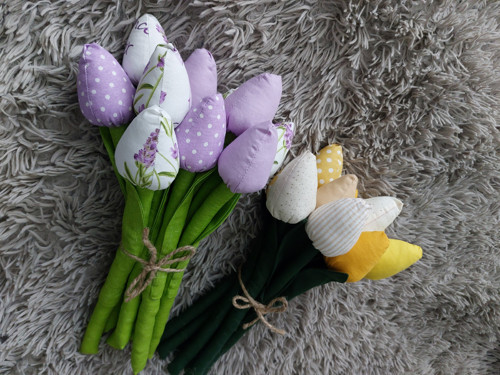 Set šitých tulipánů — foto 3