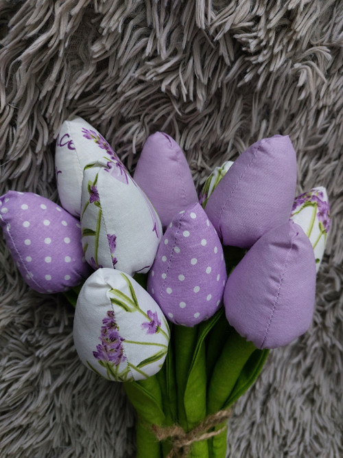 Set šitých tulipánů — foto 2
