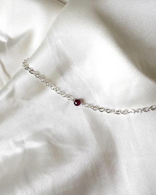 Náhrdelník choker s broušeným granátem — foto 5
