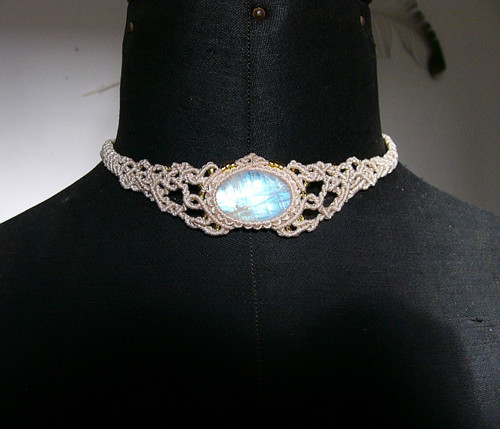 Macramé Choker s měsíčním kamenem — foto 2