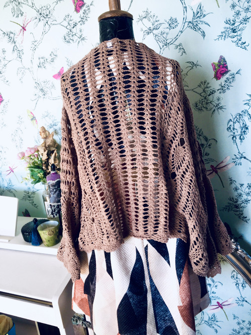 Kardigan boho háčkovaný v moka — foto 5