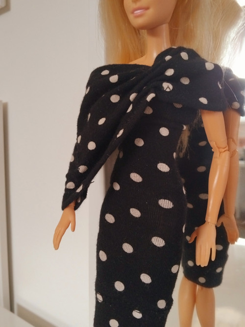 Šaty pro barbie plesové — foto 2