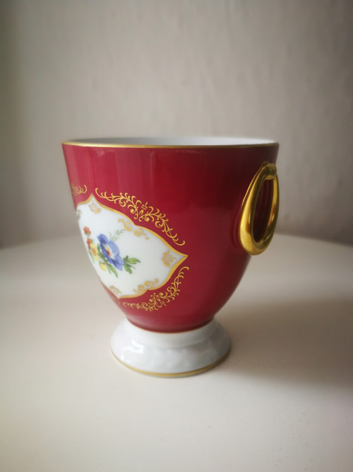 Porcelánový květník — foto 3