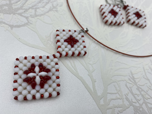 Souprava náhrdelníku s náušnicemi — foto 3