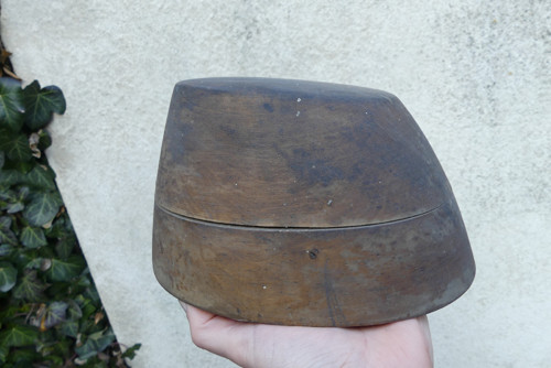 Dřevěná modistická forma na klobouky — foto 2