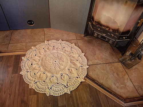 Reliéfní háčkovaný koberec macramé — foto 2