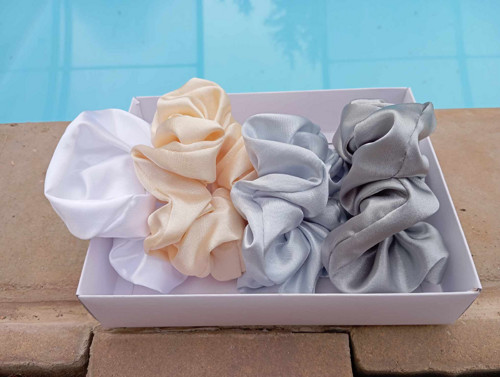 SCRUNCHIE gumička bílá — foto 2