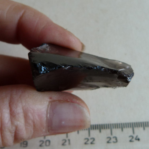 Obsidián kouřový surový - 4 cm — foto 5