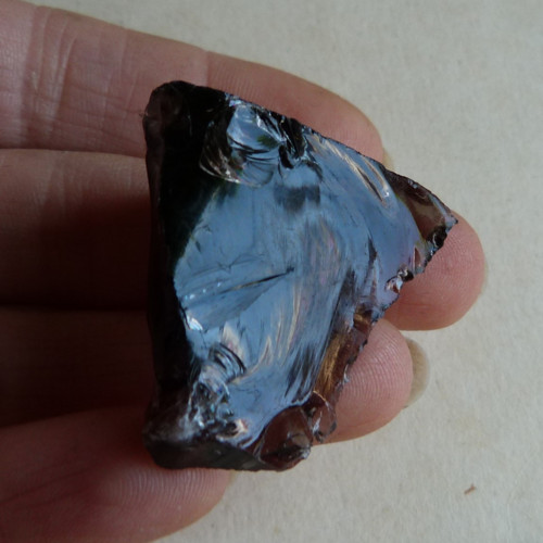 Obsidián kouřový surový - 4 cm — foto 2