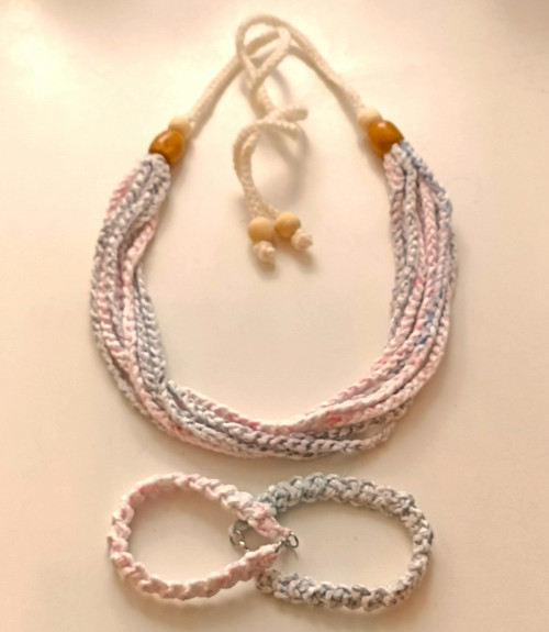 Náhrdelník - dutinkový - MACRAMÉ - květinky — foto 3