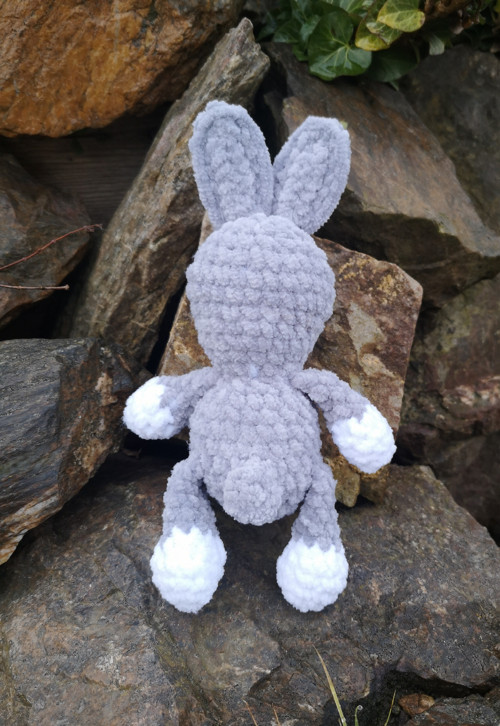 Zajíček 21 cm — foto 2