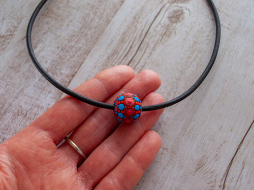 Ručně malovaný korálkový choker — foto 4