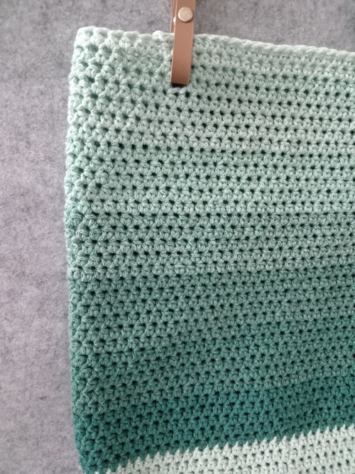 Háčkovaná kabelka s koženými uchy, Mint — foto 4