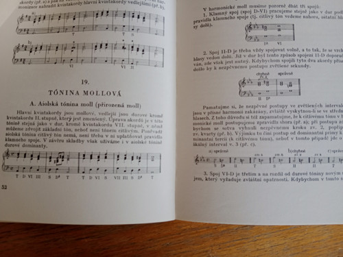 Učebnice harmonie - Jaroslav Kofroň — foto 4