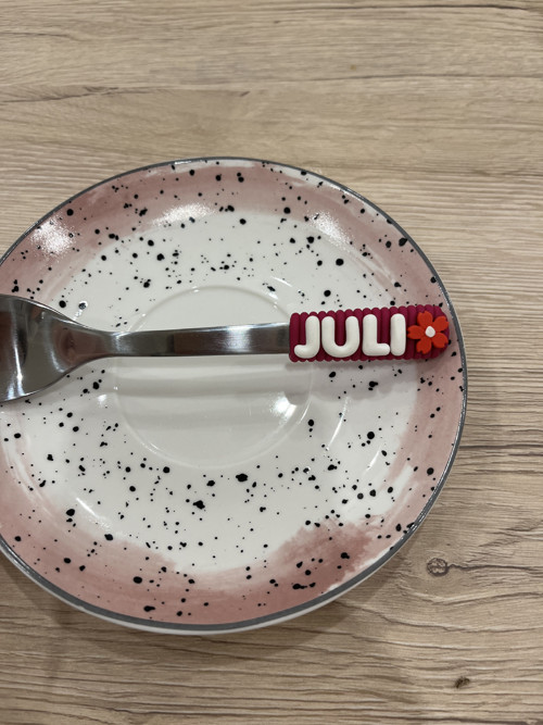 Lžička se jménem Juli a kytičkou — foto 2