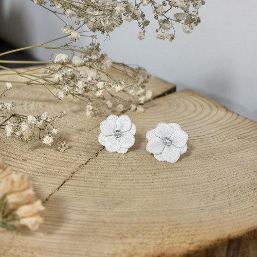 Náušnice puzety Hortenzie Piccola Bianco — foto 2