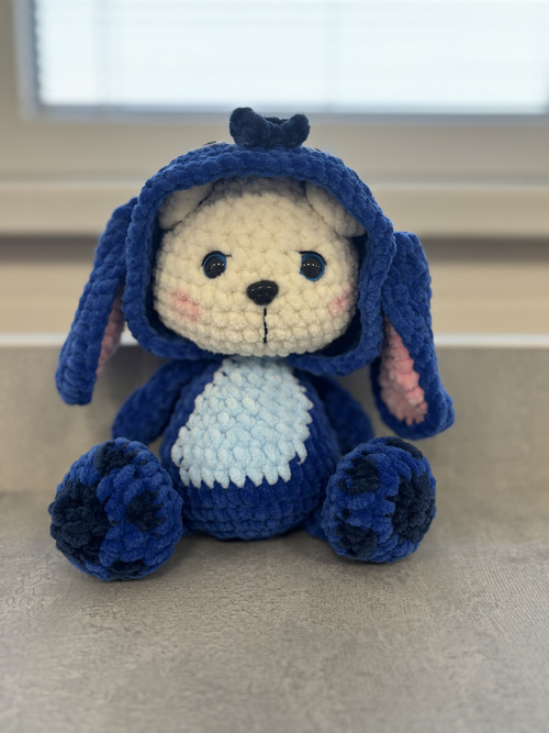 Háčkovaný medvídek ve stitch oblečku — foto 4