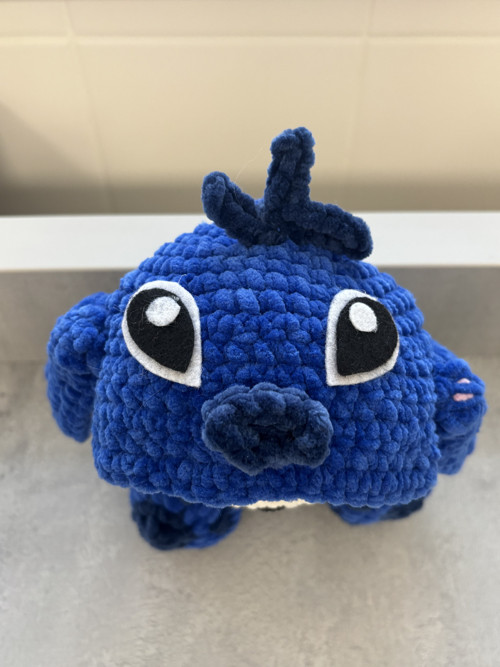 Háčkovaný medvídek ve stitch oblečku — foto 3