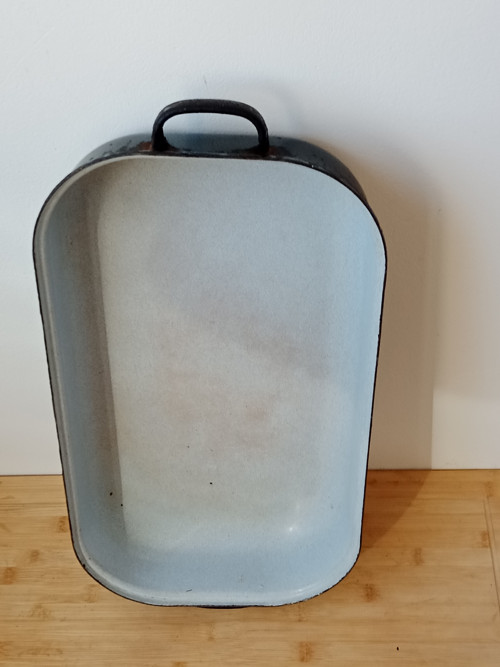 Smaltovaný černý pekáč 40 cm — foto 5