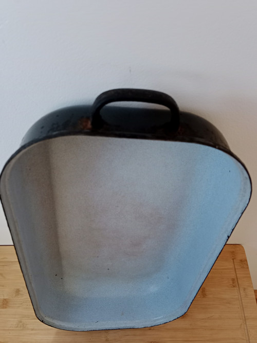 Smaltovaný černý pekáč 40 cm — foto 6