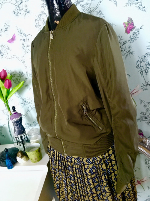Bunda bomber v khaki — foto 4