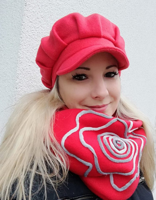 Červená čepice bekovka — foto 4