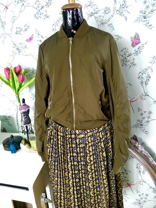 Bunda bomber v khaki — foto 3