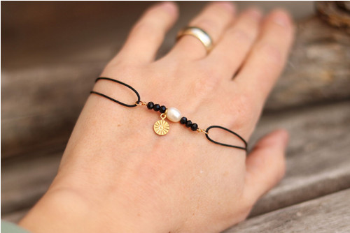 Šnúrkový náramok perla a spinel — foto 2