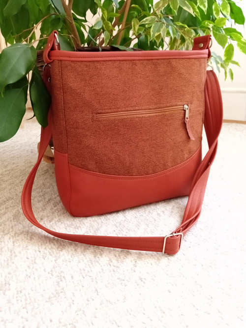 Crossbody - rezavá (rezervace) — foto 2
