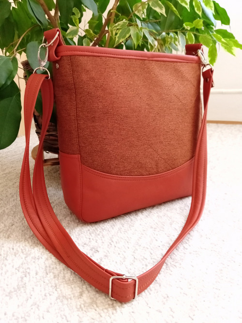 Crossbody - rezavá (rezervace) — foto 3