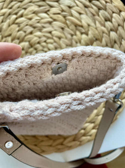 Háčkovaná mini kabelka ARIA - tělová — foto 3