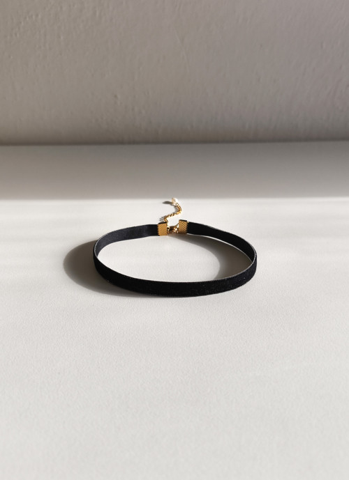 Černý sametový choker náhrdelník — foto 2
