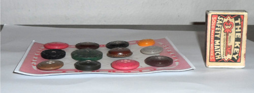 12x různé KNOFLÍKY — foto 3