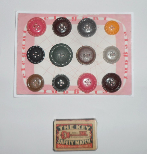 12x různé KNOFLÍKY — foto 2